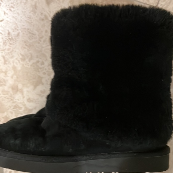 UGG Patten Sherpa Black on Black Boots - Picture 8 of 13